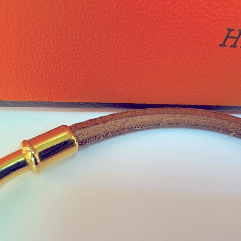 Hermès Suede Hook Bracelet Authentic Gold Plated Hermes Equestrian 1995 Vintage - Picture 9 of 12